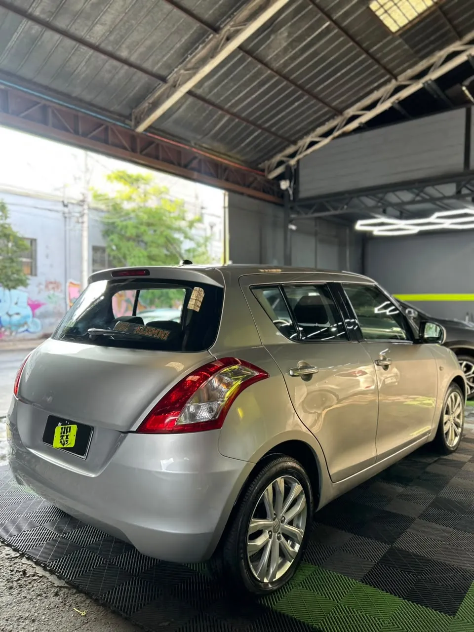 Reparación y pintura de piezas de auto
