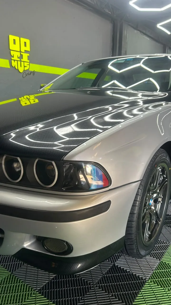 Estética automotriz con vinilo wrapping